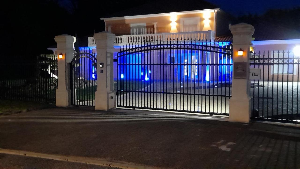 Saint-Doulchard Villa Des Chenes-Adult Only מראה חיצוני תמונה