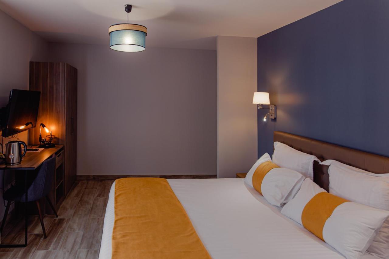 Saint-Doulchard Villa Des Chenes-Adult Only מראה חיצוני תמונה