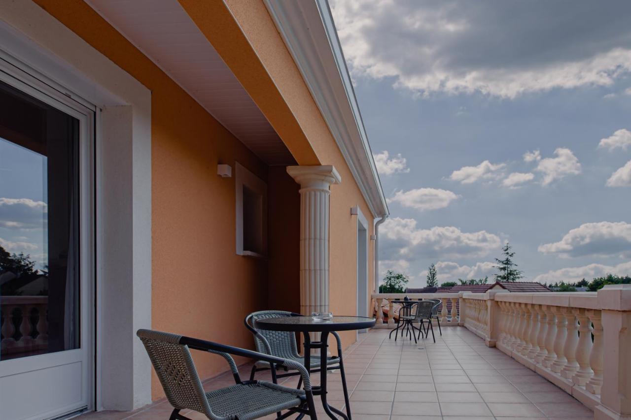 Saint-Doulchard Villa Des Chenes-Adult Only מראה חיצוני תמונה
