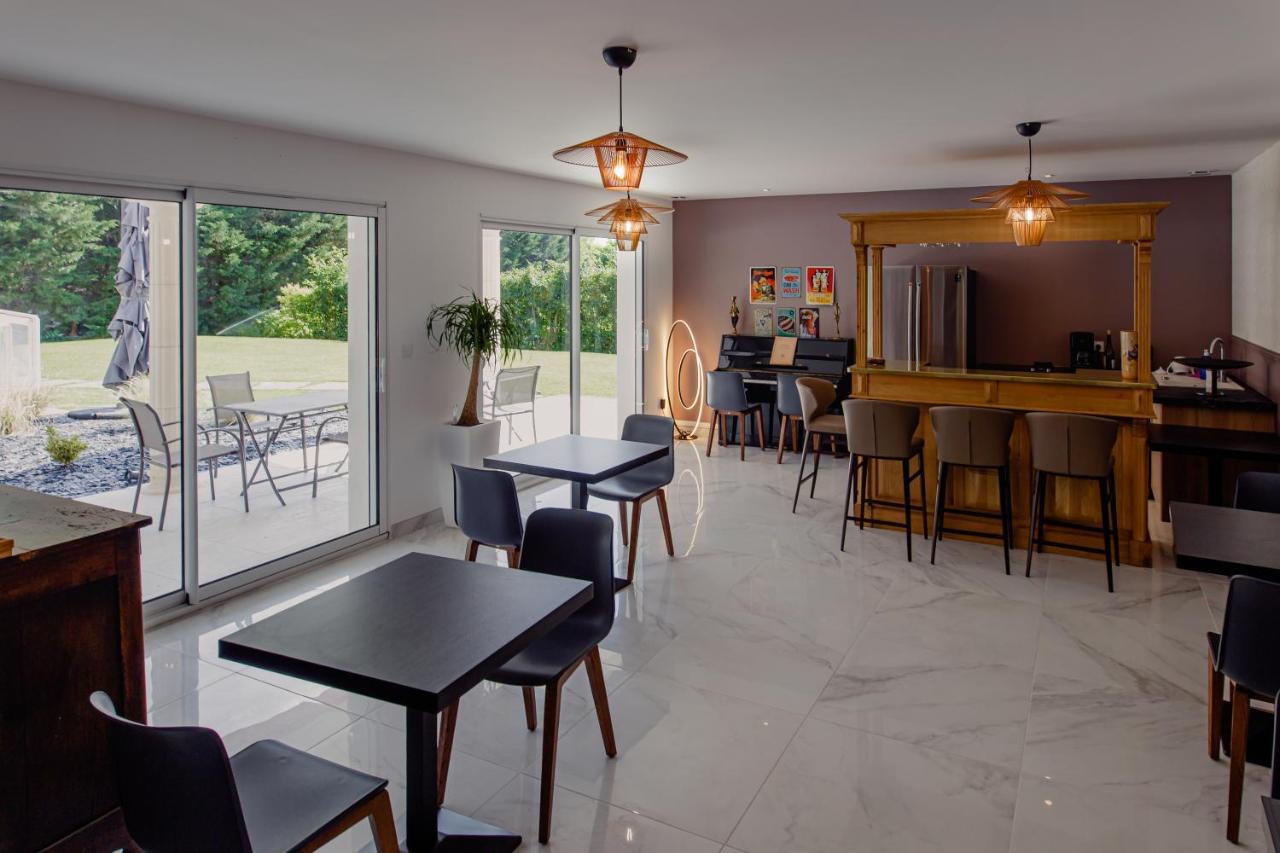 Saint-Doulchard Villa Des Chenes-Adult Only מראה חיצוני תמונה